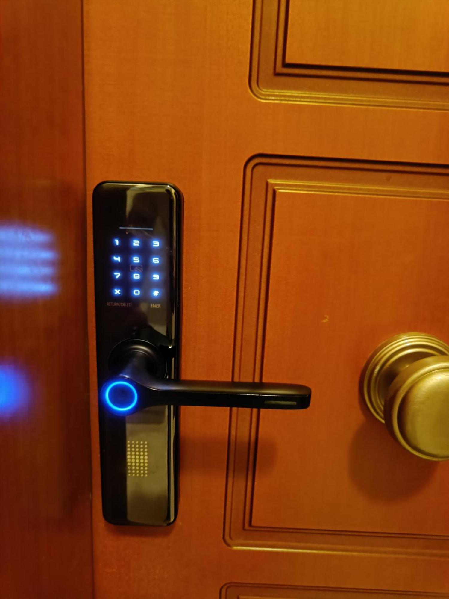 Gk Suites-Constantin View , Auto Check-In 24H Larissa Ruang foto